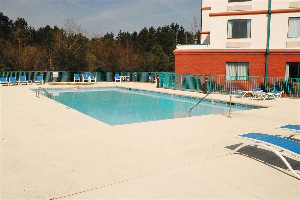 Savannah Gateway Hotel & Suites Georgetown Съоръжения снимка