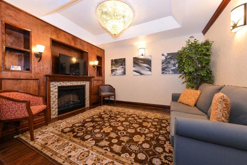 Savannah Gateway Hotel & Suites Georgetown Екстериор снимка