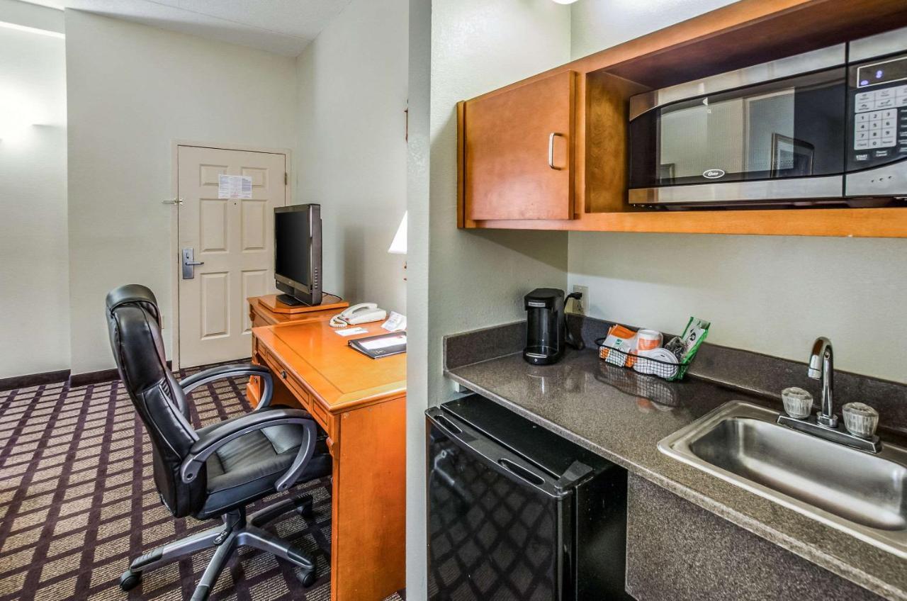 Savannah Gateway Hotel & Suites Georgetown Екстериор снимка