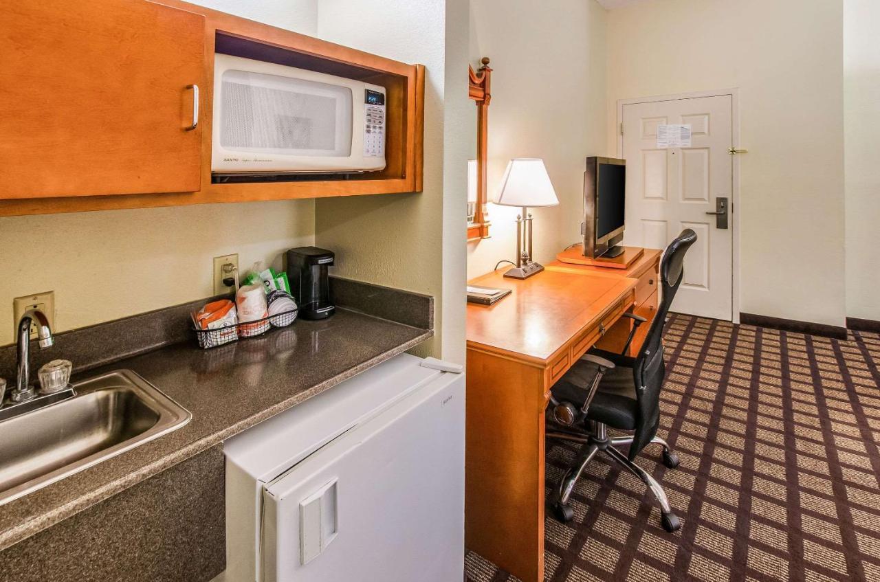 Savannah Gateway Hotel & Suites Georgetown Екстериор снимка